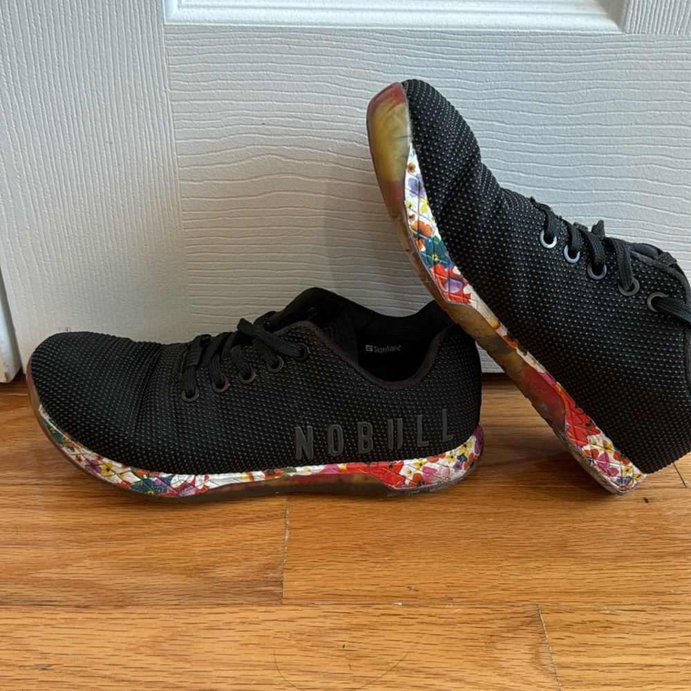 No Bull trainers women’s 7.5 daisy pattern